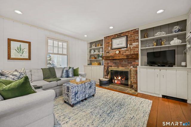 610 Unquowa Road, Fairfield, CT 06824