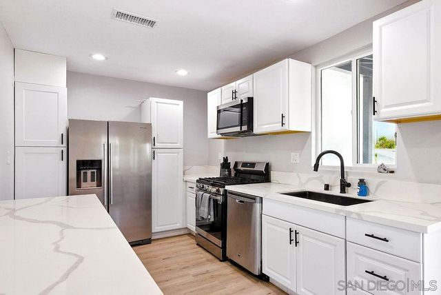 520 Grant Street, Oceanside, CA 92054