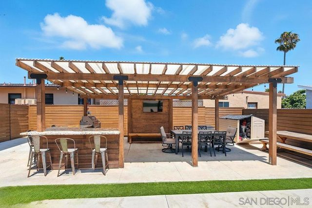 520 Grant Street, Oceanside, CA 92054