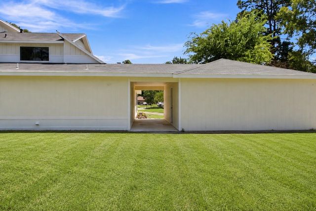 9915 Baronshire Round, Houston, TX 77070