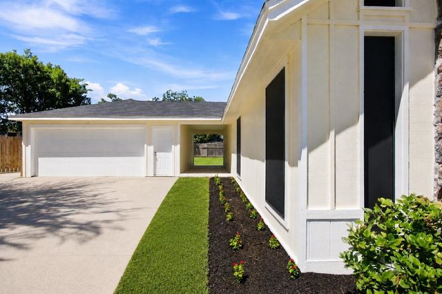 9915 Baronshire Round, Houston, TX 77070