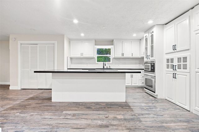 9915 Baronshire Round, Houston, TX 77070