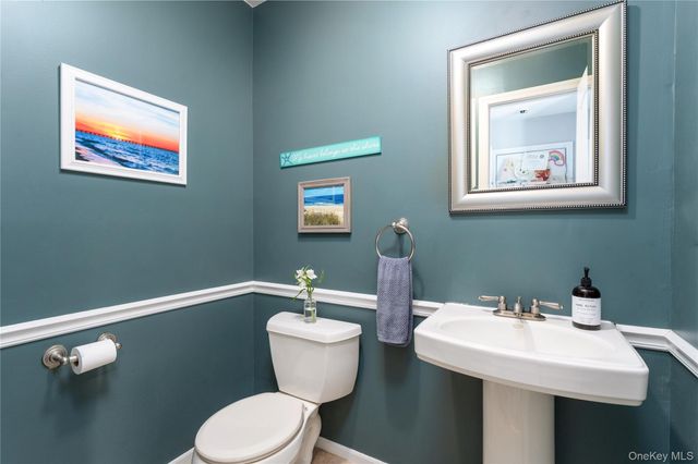 4 Redbud Court, Middle Island, NY 11953