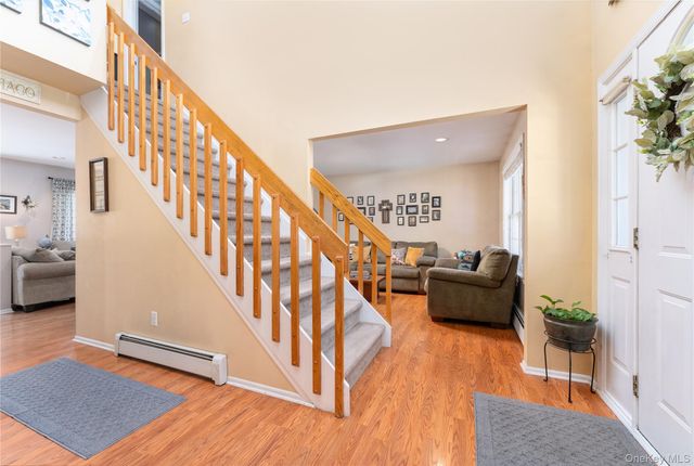 4 Redbud Court, Middle Island, NY 11953