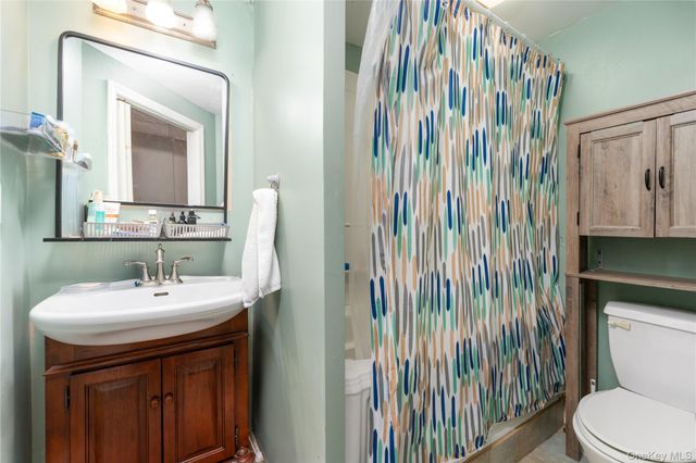 4 Redbud Court, Middle Island, NY 11953