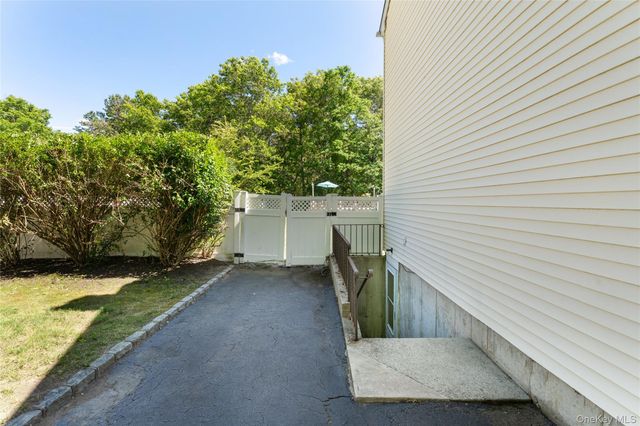 4 Redbud Court, Middle Island, NY 11953