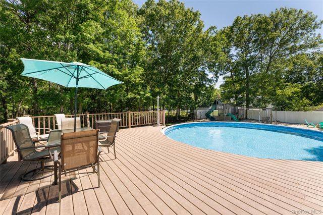 4 Redbud Court, Middle Island, NY 11953