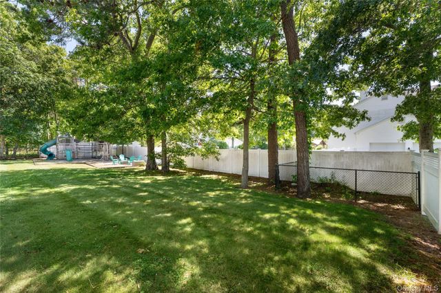 4 Redbud Court, Middle Island, NY 11953