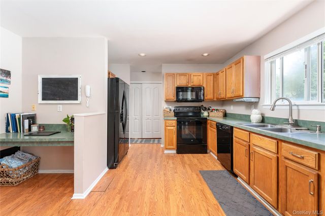 4 Redbud Court, Middle Island, NY 11953