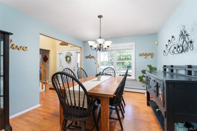 4 Redbud Court, Middle Island, NY 11953