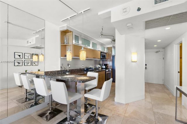 100 Lincoln Rd 1046, Miami Beach, FL 33139