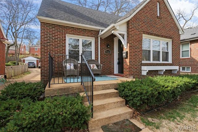 7544 Gannon Avenue, University City, MO 63130