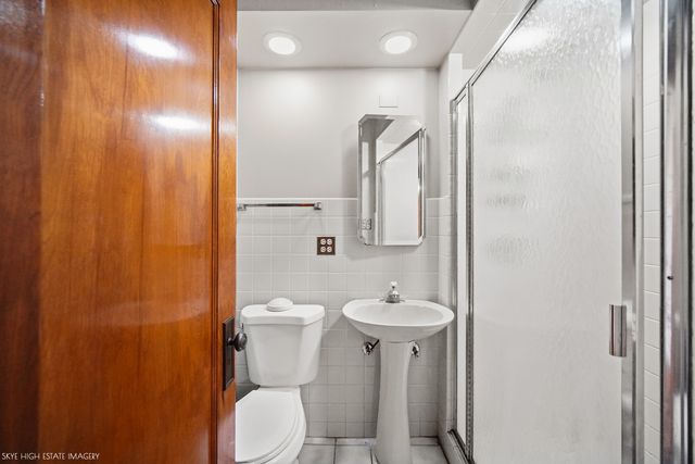 8215 S Evans Avenue, Chicago, IL 60619