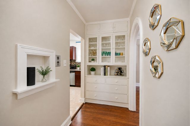 8215 S Evans Avenue, Chicago, IL 60619