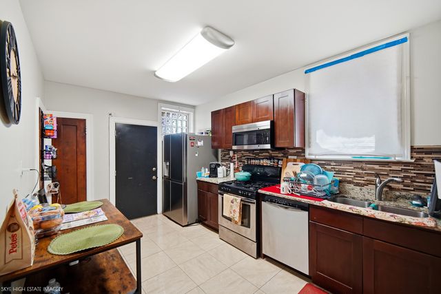 8215 S Evans Avenue, Chicago, IL 60619