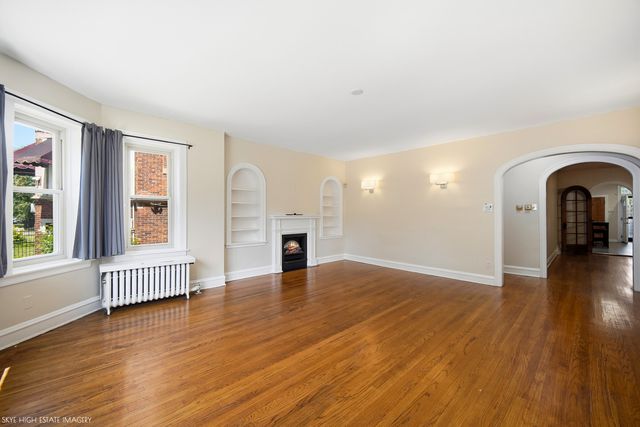 8215 S Evans Avenue, Chicago, IL 60619