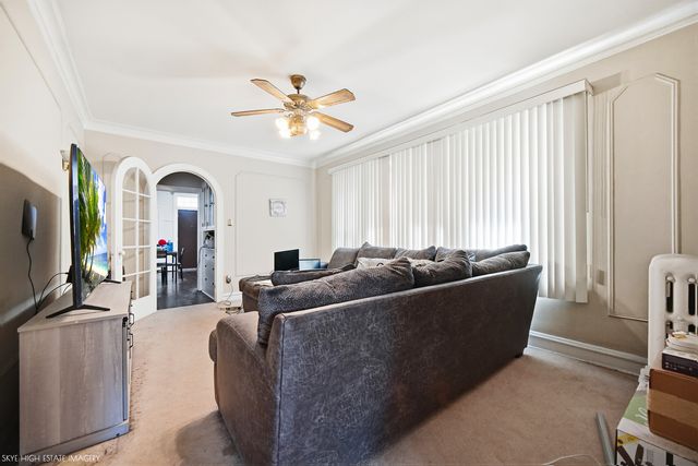 8215 S Evans Avenue, Chicago, IL 60619