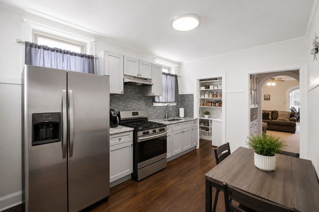 8215 S Evans Avenue, Chicago, IL 60619
