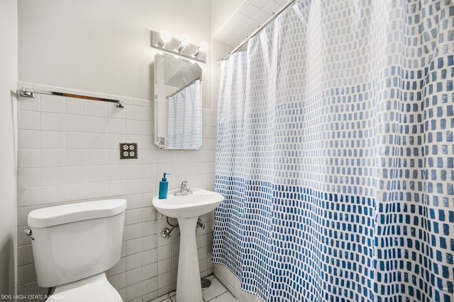 8215 S Evans Avenue, Chicago, IL 60619