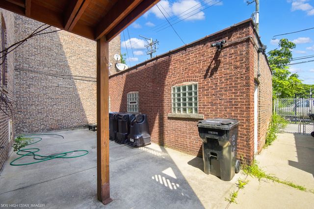 8215 S Evans Avenue, Chicago, IL 60619