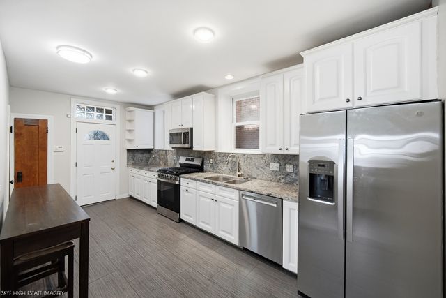 8215 S Evans Avenue, Chicago, IL 60619