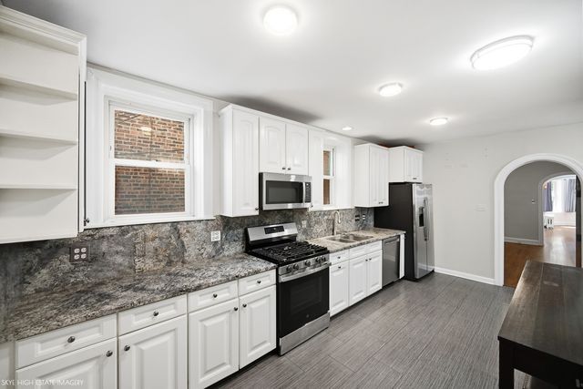 8215 S Evans Avenue, Chicago, IL 60619