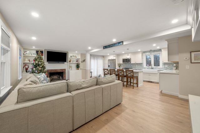 99 Shore Dr, Plymouth, MA 02360