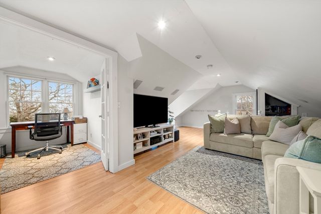 99 Shore Dr, Plymouth, MA 02360