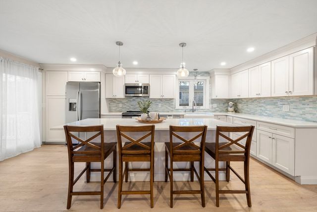 99 Shore Dr, Plymouth, MA 02360