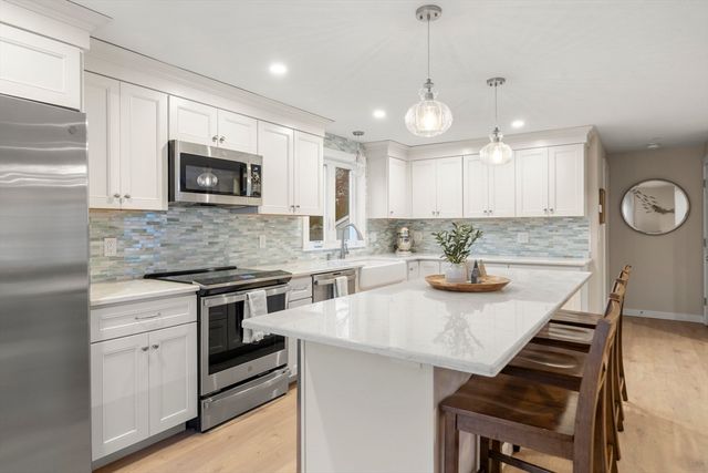 99 Shore Dr, Plymouth, MA 02360