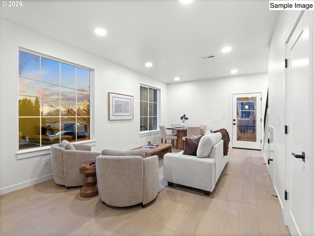 11074 Sw 61st Ave, Portland, OR 97219