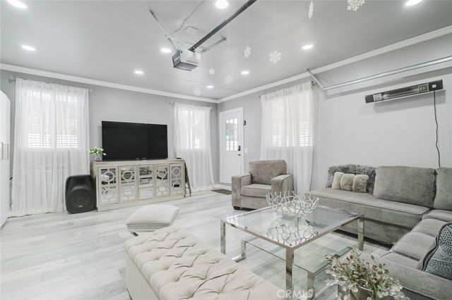 6545 Bellingham Avenue, North Hollywood, CA 91606
