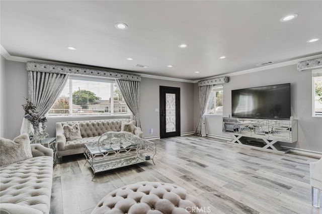 6545 Bellingham Avenue, North Hollywood, CA 91606