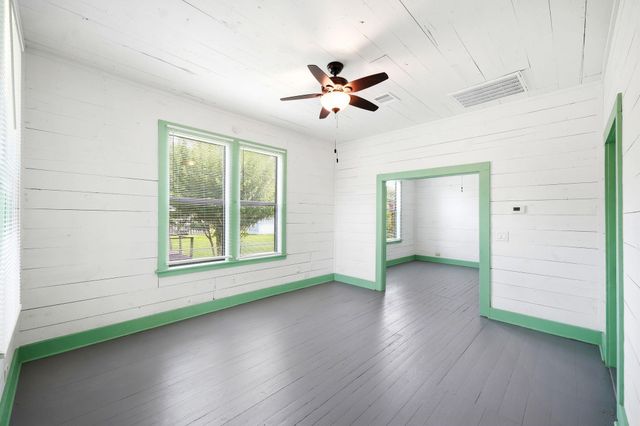 313 S Blackwell Street, La Porte, TX 77571