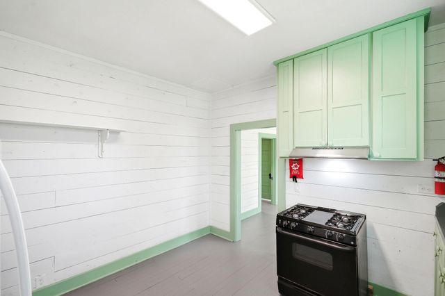 313 S Blackwell Street, La Porte, TX 77571