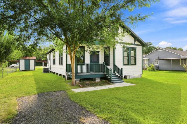 313 S Blackwell Street, La Porte, TX 77571