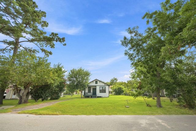 313 S Blackwell Street, La Porte, TX 77571