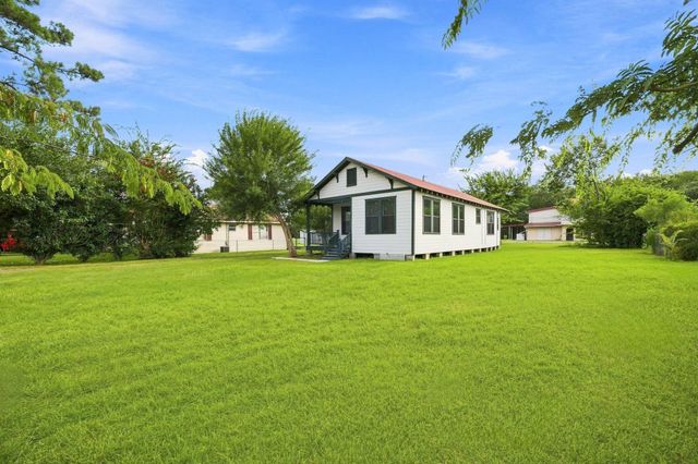 313 S Blackwell Street, La Porte, TX 77571