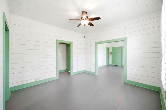 313 S Blackwell Street, La Porte, TX 77571