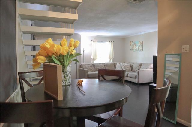 2689 Marilee Lane, Houston, TX 77057