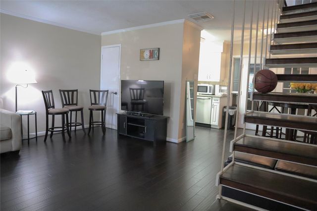 2689 Marilee Lane, Houston, TX 77057