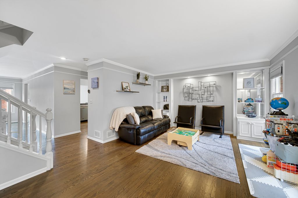9054 Forestview Road, Evanston, IL 60203 — photo 4