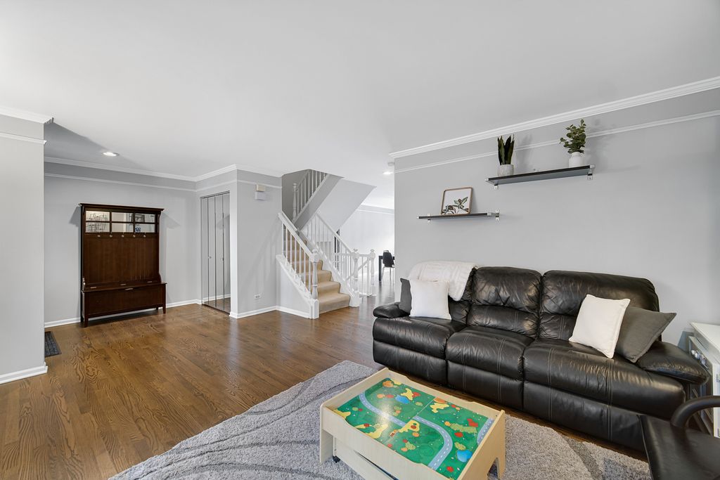 9054 Forestview Road, Evanston, IL 60203 — photo 5
