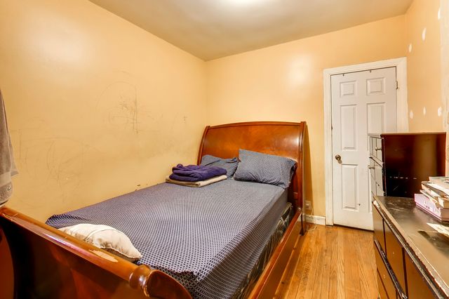 8822 S Ada Street, Chicago, IL 60620