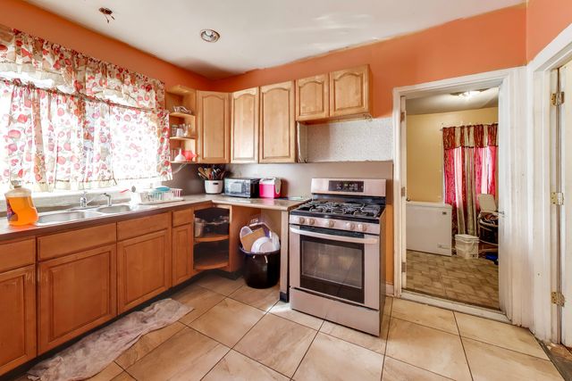 8822 S Ada Street, Chicago, IL 60620