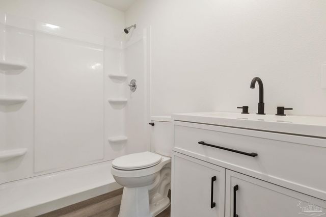 6492 Gaynell Ave, Milton, FL 32570