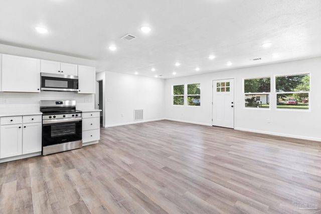 6492 Gaynell Ave, Milton, FL 32570