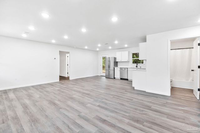 6492 Gaynell Ave, Milton, FL 32570