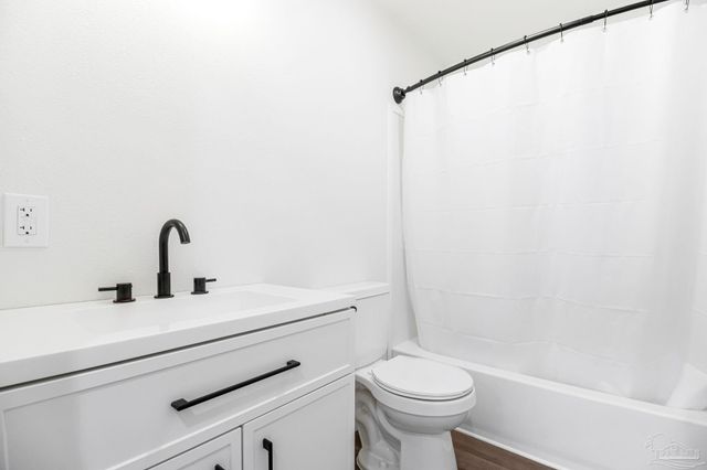 6492 Gaynell Ave, Milton, FL 32570