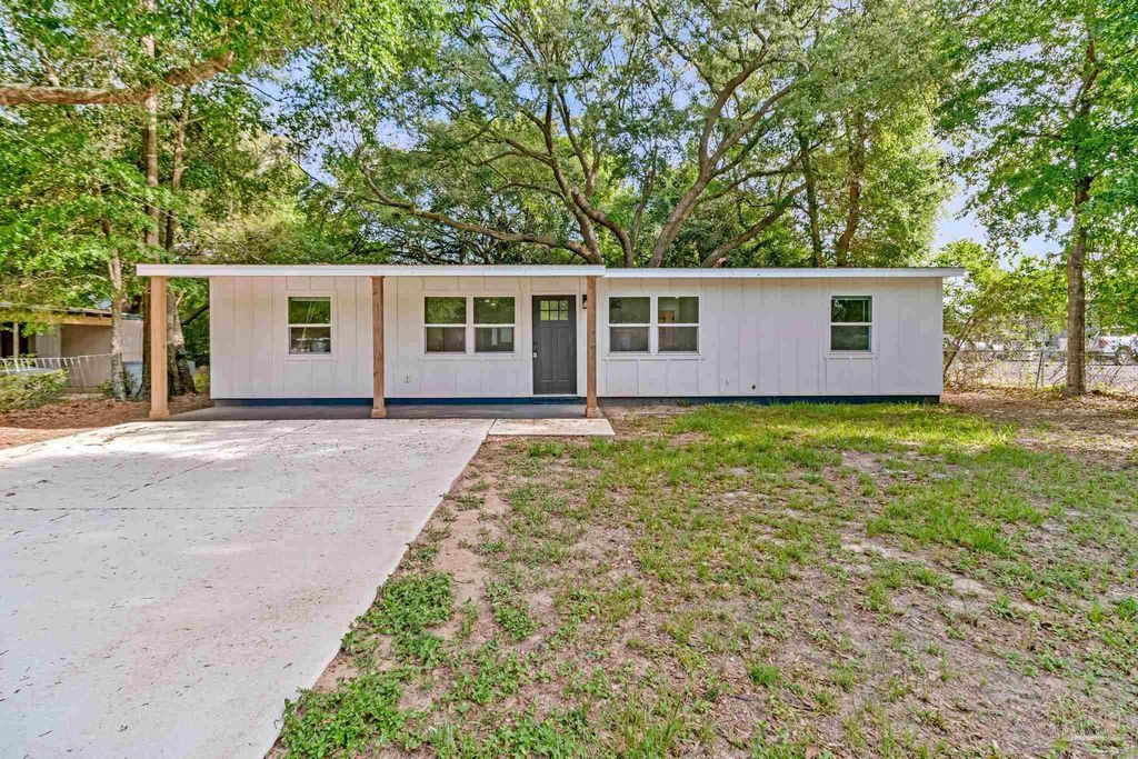 6492 Gaynell Ave, Milton, FL 32570